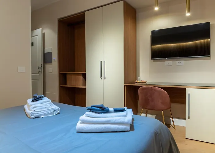 Alojamento de Acomodação e Pequeno-almoço Flat Urban 4*